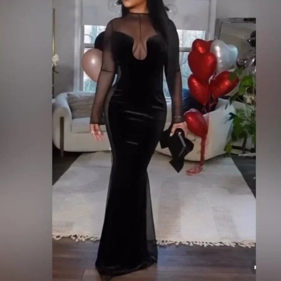 💥INSANELY BEAUTIFUL💥Miss Circle Paislee Black Velvet & Mesh Long Sleeve Gown - Picture 13 of 16